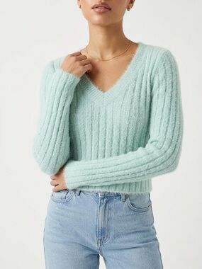 Its our time super soft fluffy sweater v-neck size medium